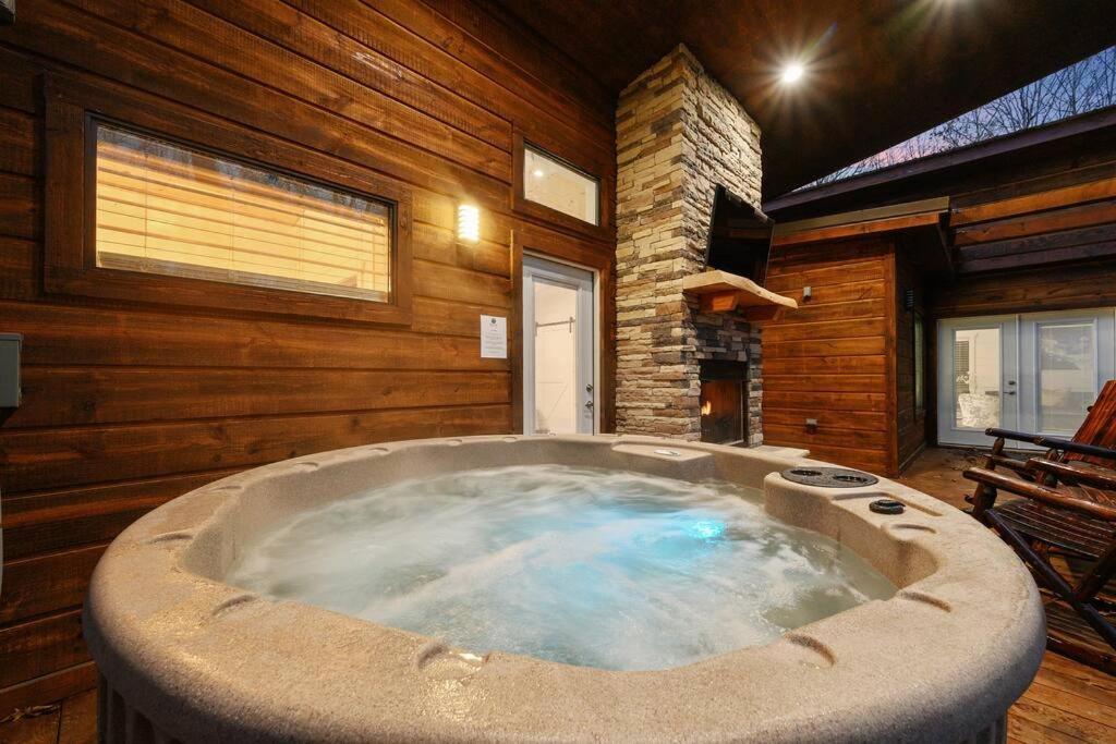 Diamond Cabin W/ Jet Shower & Secluded Back Deck! Broken Bow Ngoại thất bức ảnh